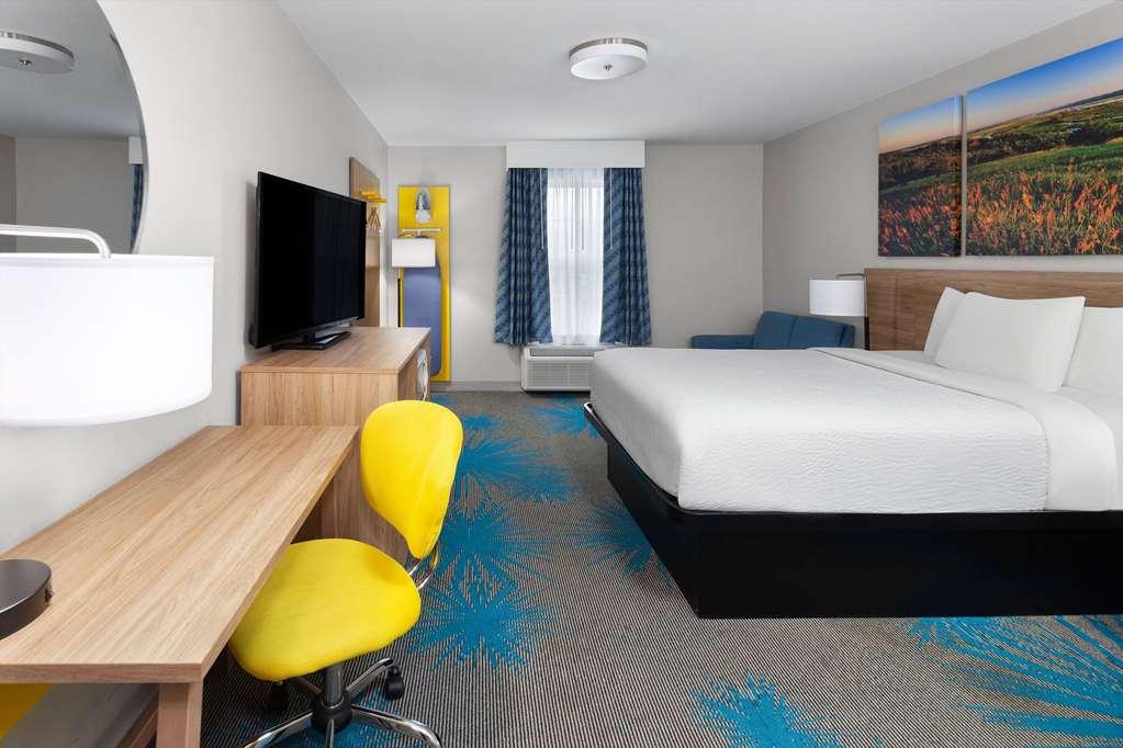 Days Inn & Suites By Wyndham Sellersburg Pokoj fotografie
