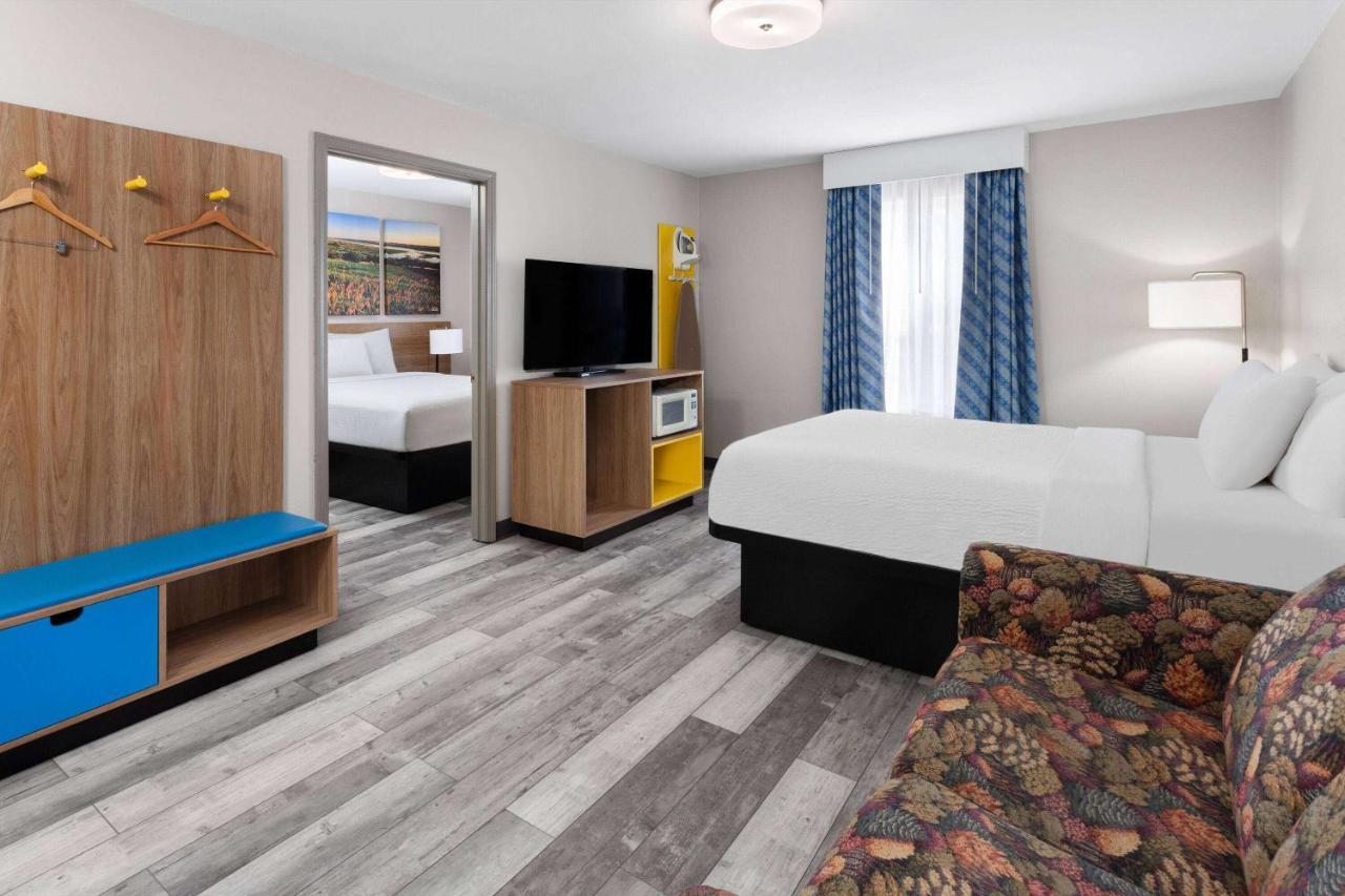 Days Inn & Suites By Wyndham Sellersburg Exteriér fotografie