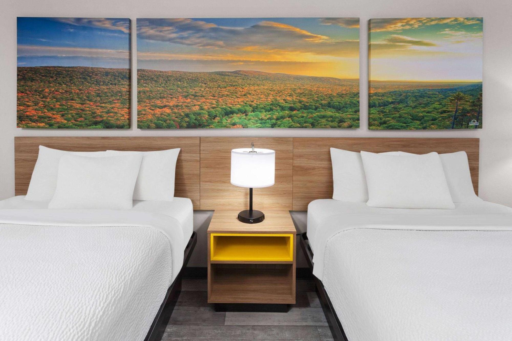 Days Inn & Suites By Wyndham Sellersburg Exteriér fotografie